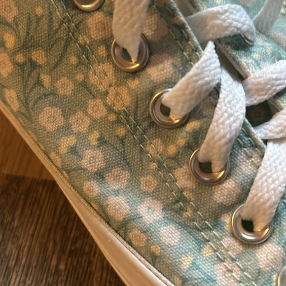 Converse low tops - Picture 2 of 5